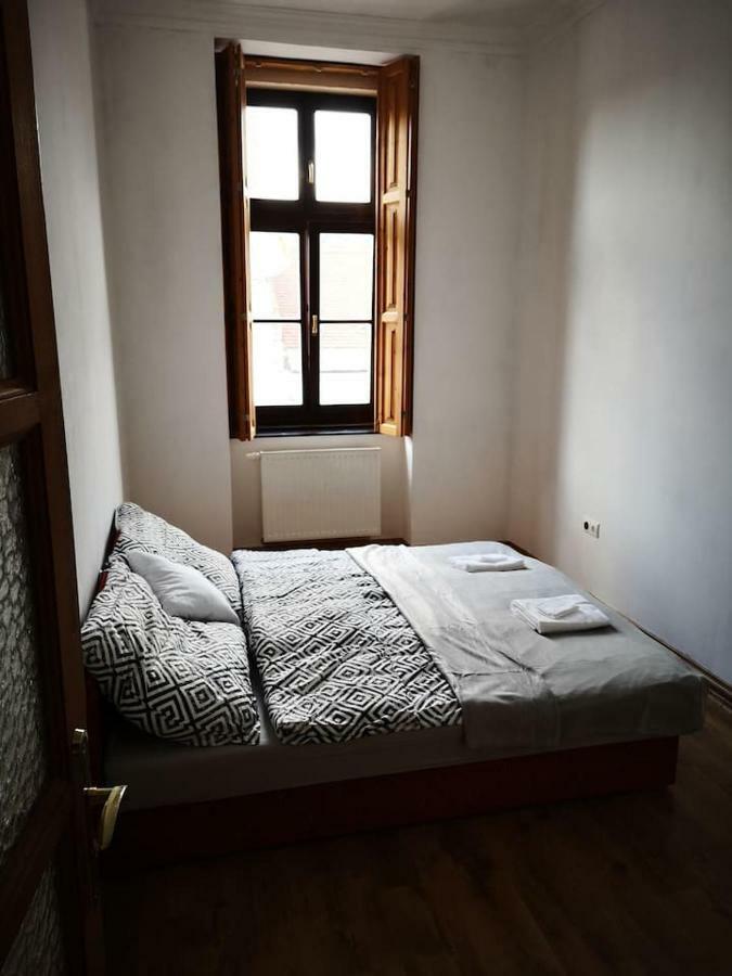 페치 King 38-1 Apartman 아파트 외부 사진